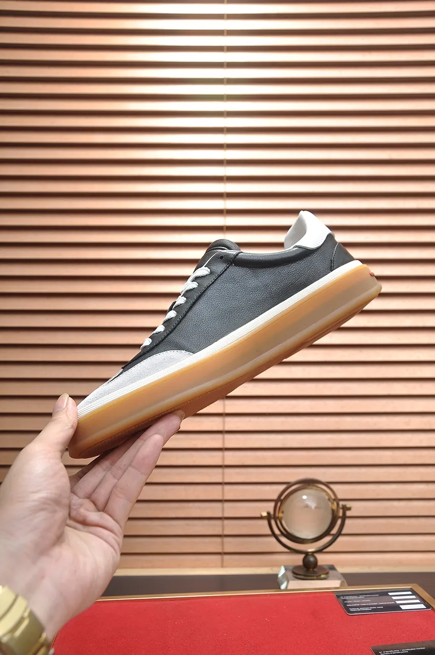 Men's men's shoes 💰540💶【𝐥𝐨𝐫𝐨 𝐏𝐢𝐚𝐧𝐚】lp classic loafers, an Italian treasure brand, the only brand that can match Hermès! Only after wearing it do we realize that we cannot let down our feet. The upper is imported cashmere, the lining of water-dyed cowhide ➕ the cowhide feet, the official original glass rubber outsole, and the pendant. Exclusive original packaging (tag ➕ brand paper ➕ outer box ➕ hand bag) code number: 38-45